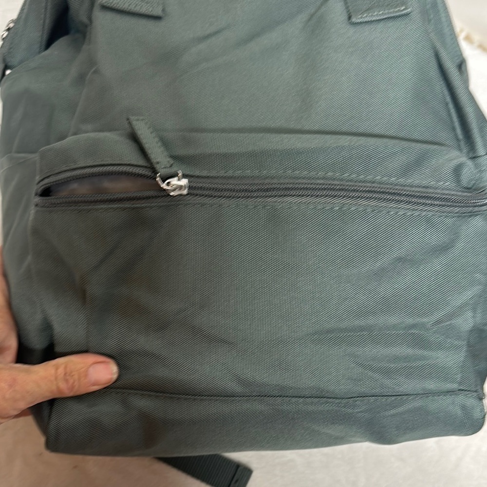 DSW Green Backpack with Durable Design - Picture 5 of 11